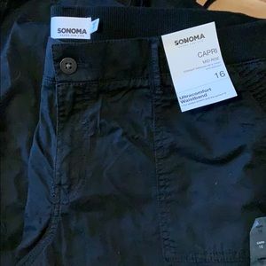 NWT SZ 16 Sonoma Black Mid Rise Capri